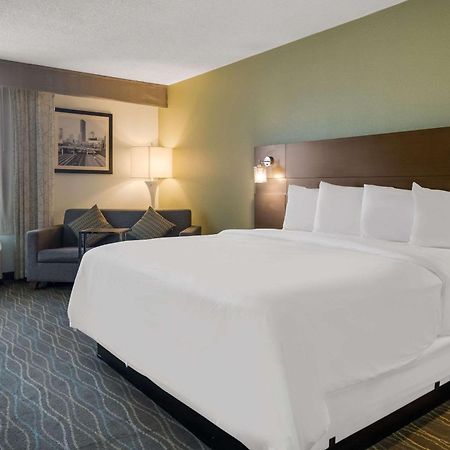 Radisson Hotel Grand Rapids Riverfront Екстериор снимка