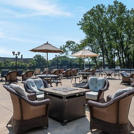 Radisson Hotel Grand Rapids Riverfront Екстериор снимка