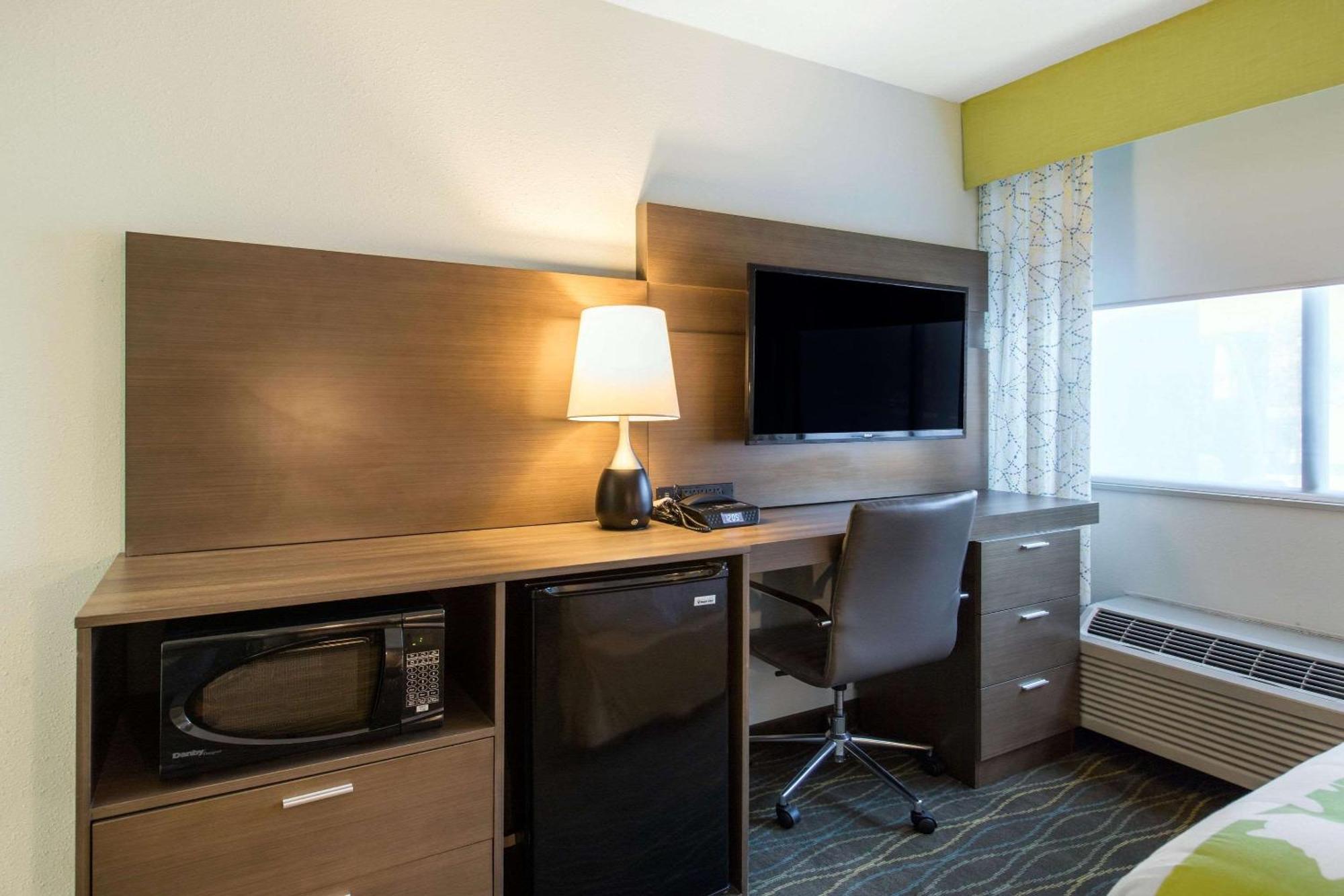 Radisson Hotel Grand Rapids Riverfront Екстериор снимка