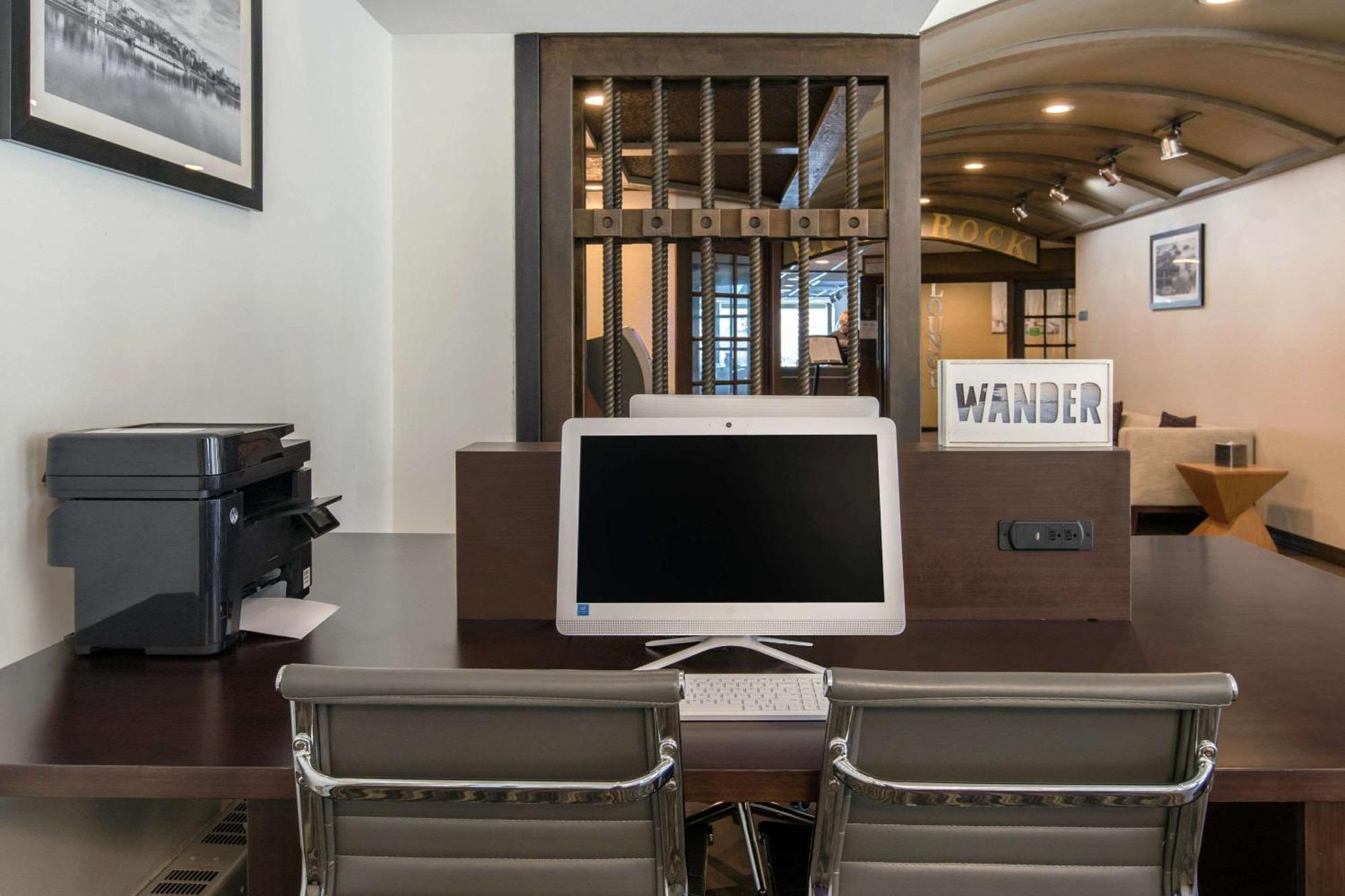 Radisson Hotel Grand Rapids Riverfront Екстериор снимка