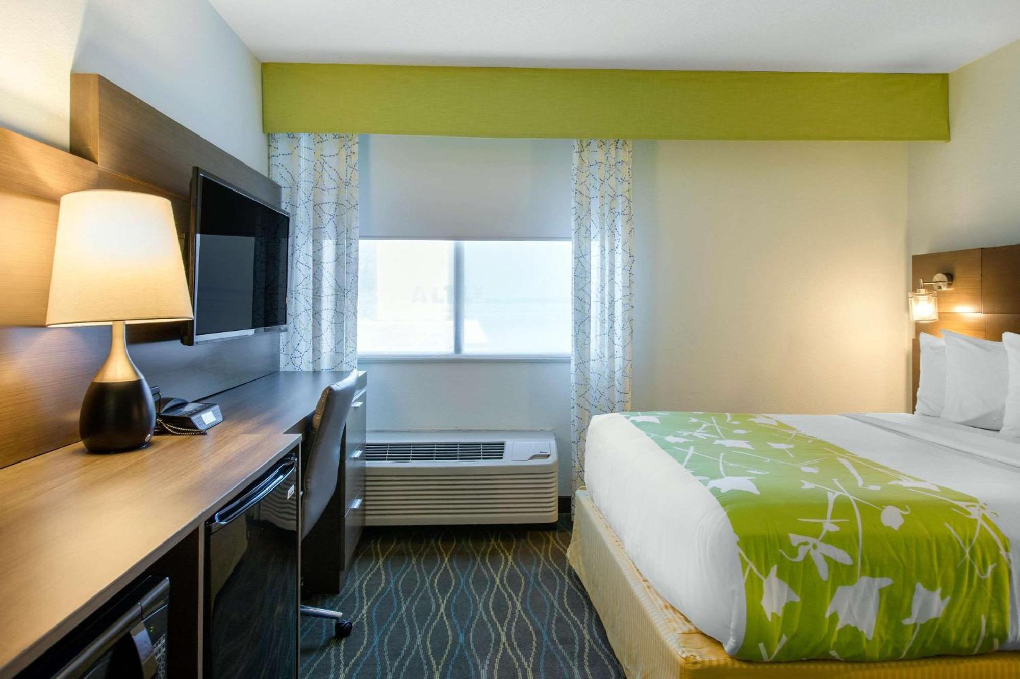 Radisson Hotel Grand Rapids Riverfront Екстериор снимка
