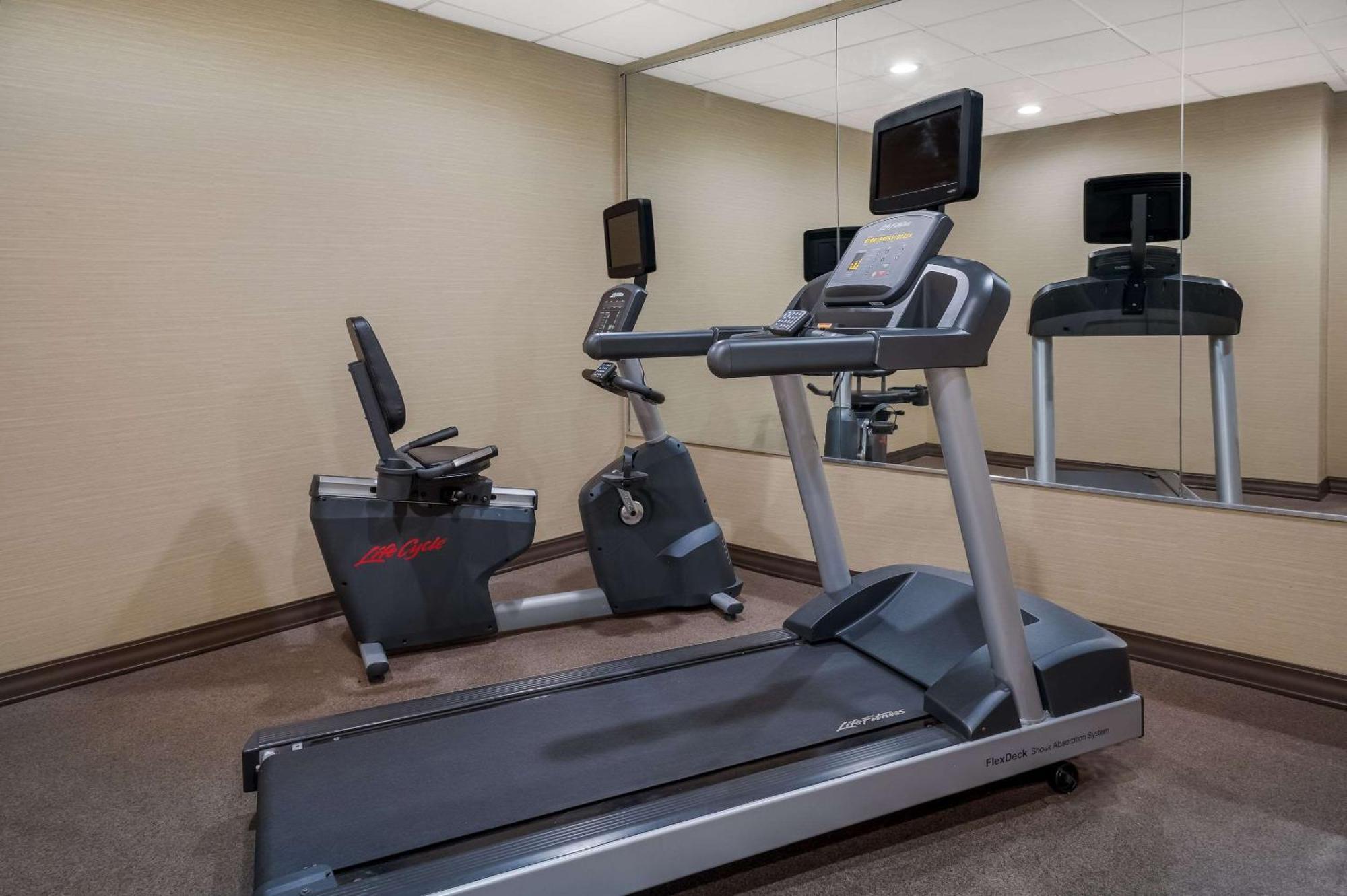 Radisson Hotel Grand Rapids Riverfront Екстериор снимка