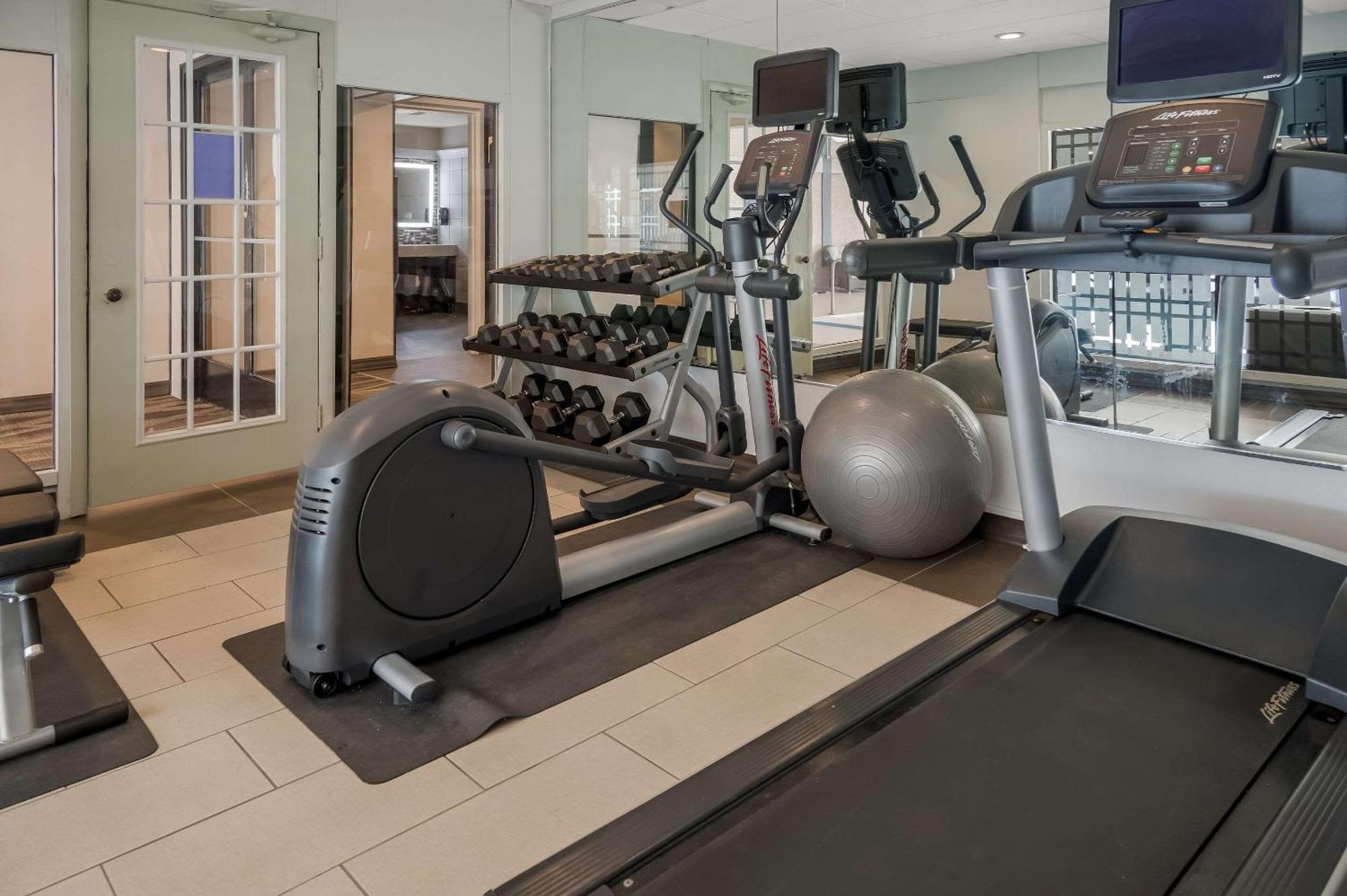 Radisson Hotel Grand Rapids Riverfront Екстериор снимка