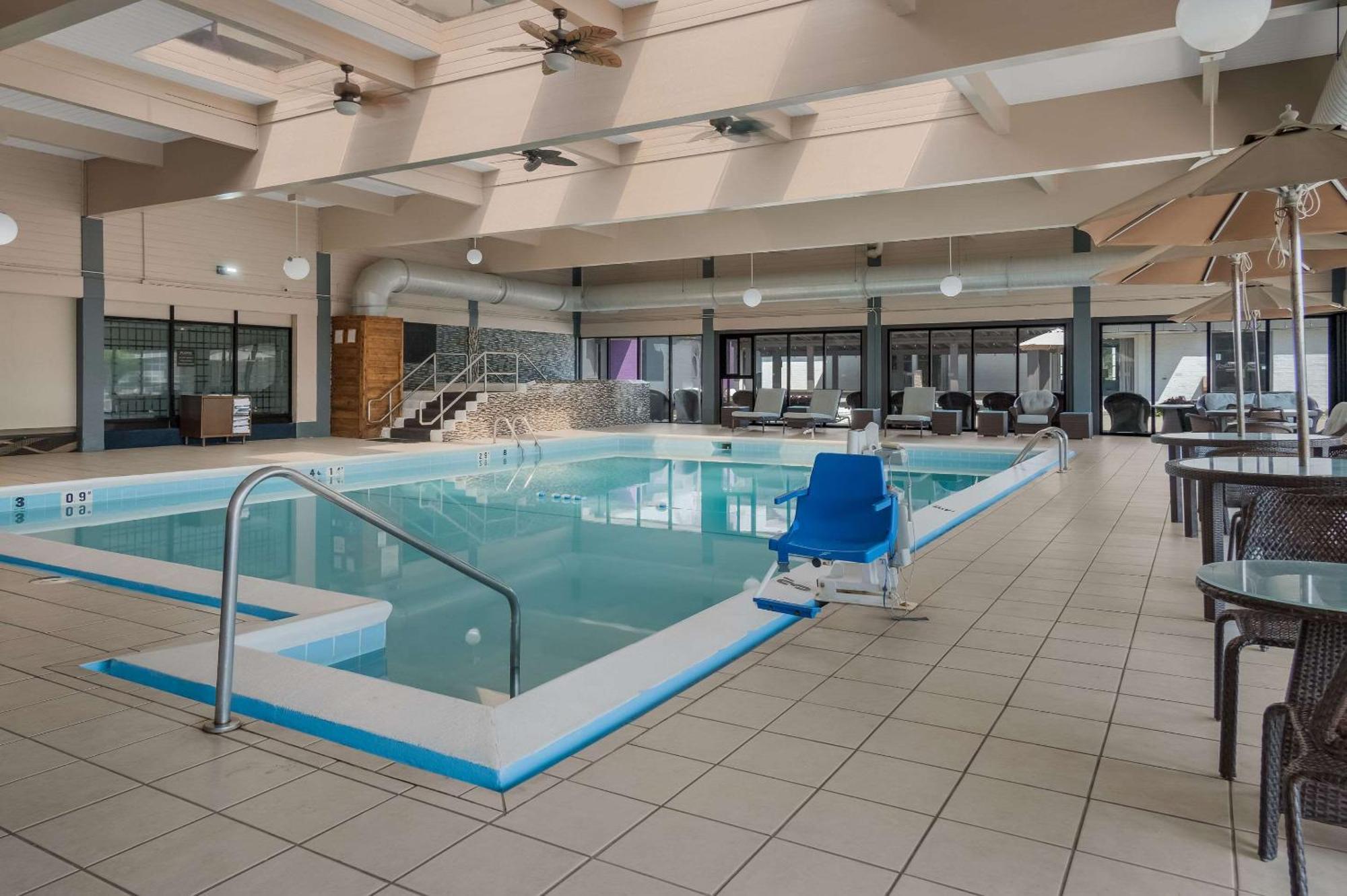 Radisson Hotel Grand Rapids Riverfront Екстериор снимка