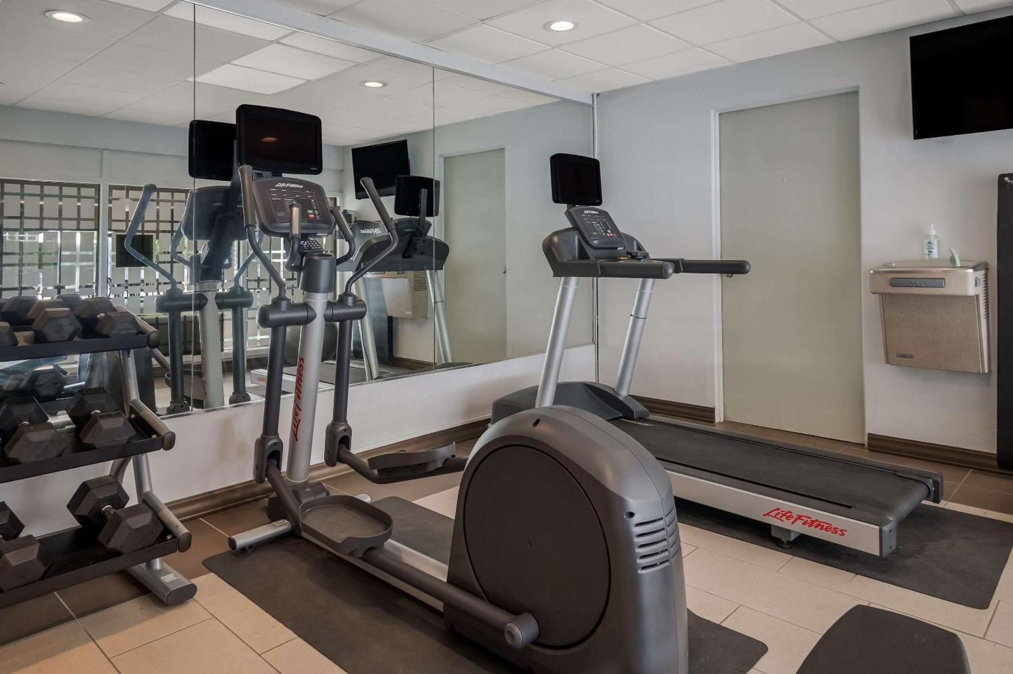 Radisson Hotel Grand Rapids Riverfront Екстериор снимка