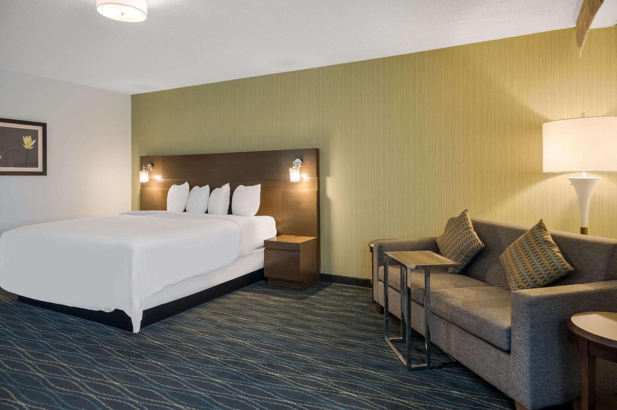 Radisson Hotel Grand Rapids Riverfront Екстериор снимка