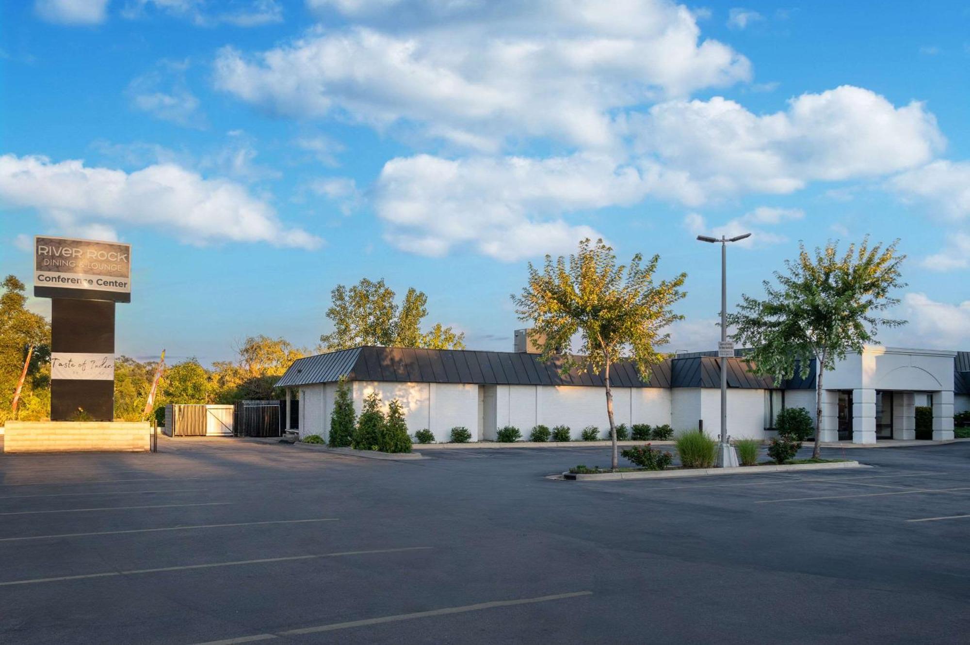 Radisson Hotel Grand Rapids Riverfront Екстериор снимка
