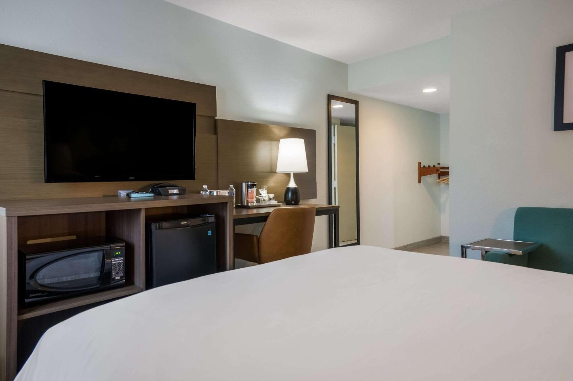 Radisson Hotel Grand Rapids Riverfront Екстериор снимка
