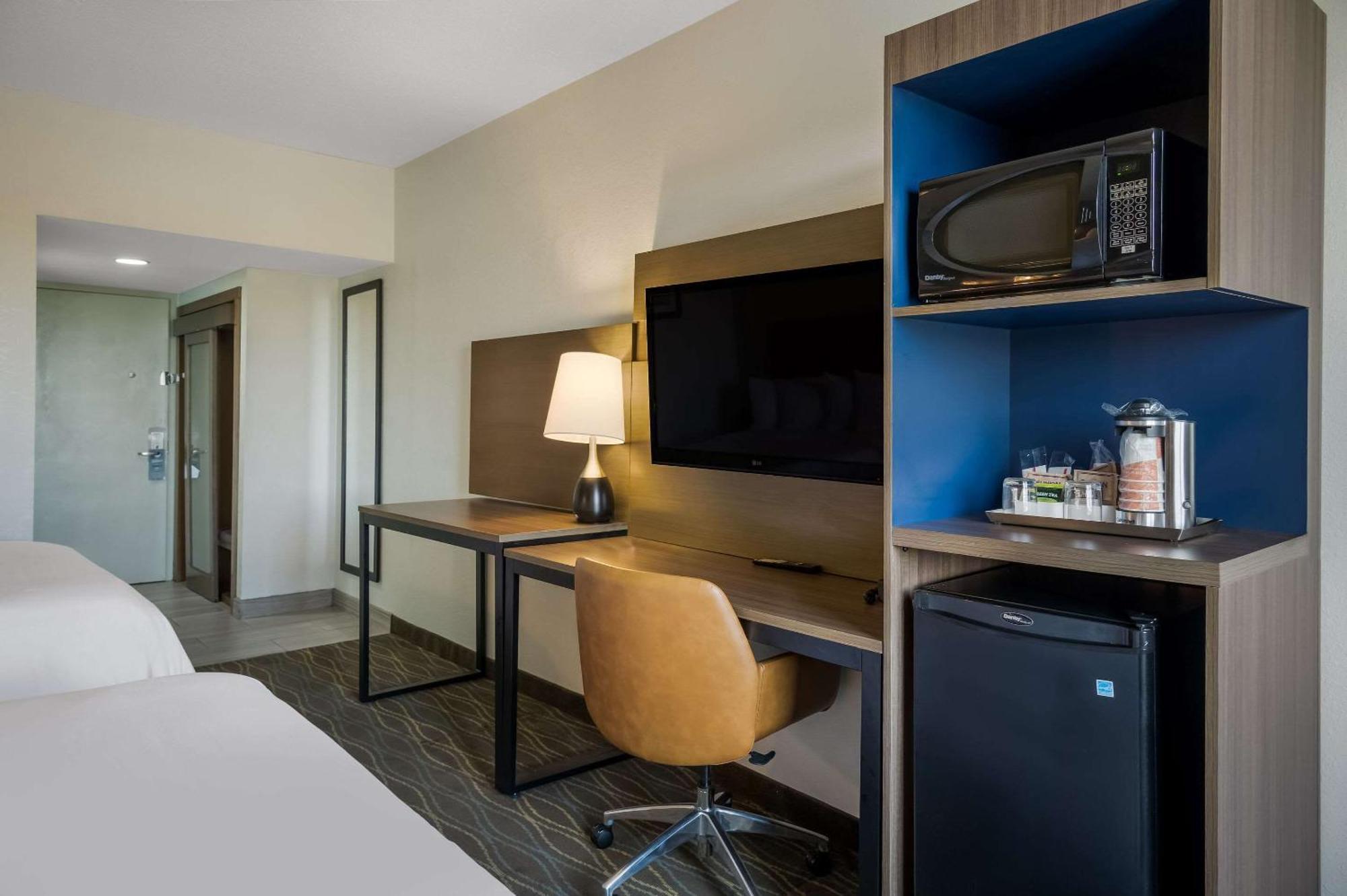 Radisson Hotel Grand Rapids Riverfront Екстериор снимка