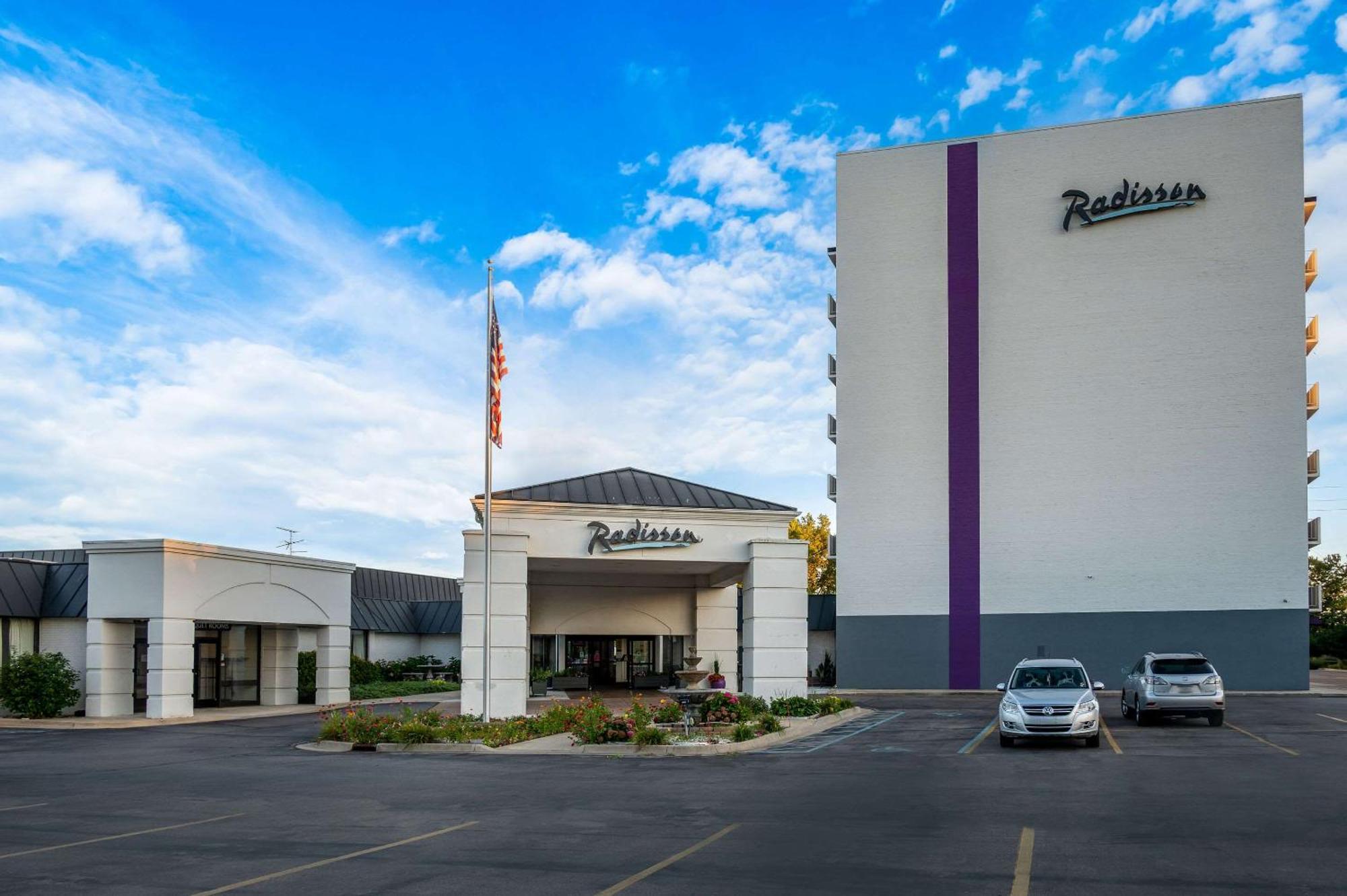 Radisson Hotel Grand Rapids Riverfront Екстериор снимка