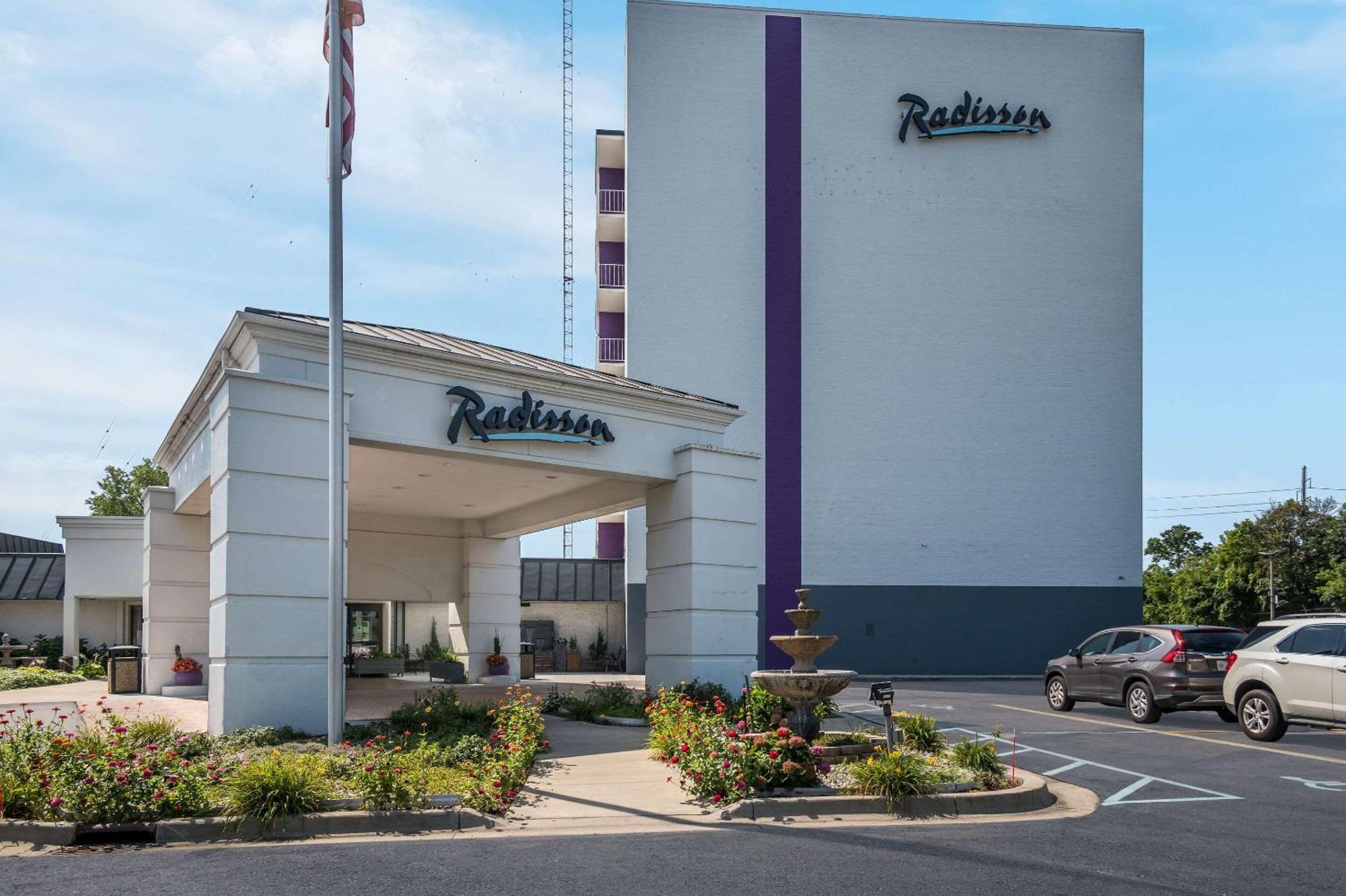Radisson Hotel Grand Rapids Riverfront Екстериор снимка
